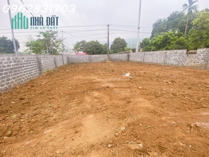 cắt lỗ nhanh 1 tỷ cho lô góc 2 mặt đường diện tích 1000m, đường rộng 7m khu trung tâm
