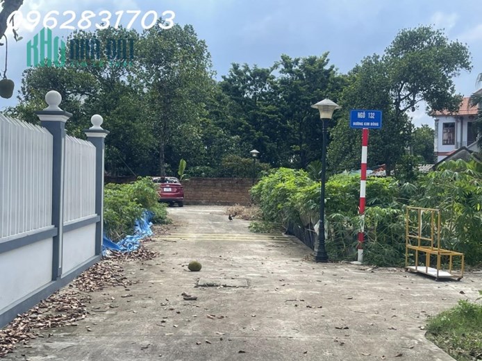 Chủ cần tiền bán nhanh lô 220m full thổ cư, 9m mặt, oto tránh nhau khu trung tâm tân xã