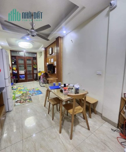 Bán gấp nhà Hoàng Quốc Việt- 33/35T2 x 5T- gần phố- nhỉnh 5 tỷ