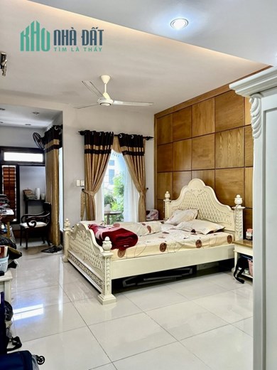 Bán nhà mặt tiền 4M x 18M 4 Tầng đường Thành Công phường Tân Thành quận Tân Phú.