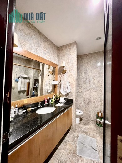 Bán nhà mặt tiền 4M x 18M 4 Tầng đường Thành Công phường Tân Thành quận Tân Phú.