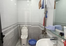 Bán Nhà Chủ Đang Ở Đẹp Lung Linh Bình Tân, 4 tầng, 4PN, Hẻm 7m, Chỉ 6.3 TỶ