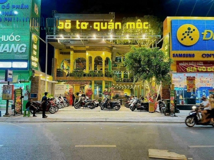Q.Tân Phú, Mặt tiền Gò Dầu, DT 12x27, 3 tầng. Thu nhập 120tr/tháng. Giá 68tỷ