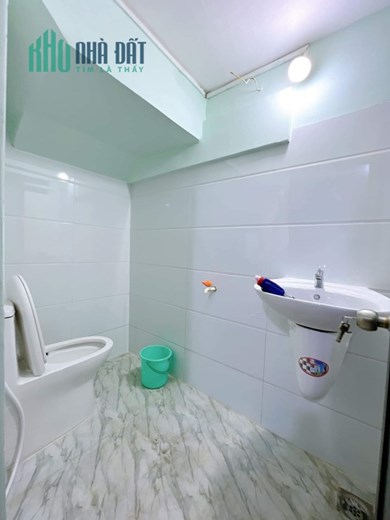 Bán NHÀ RẺ Đi Mỹ Gấp GIẢM HƠN  1,5  tỷ Ngang 3.65x 11.65m Nguyễn Khoái Q4 sát Q1 - 50 m