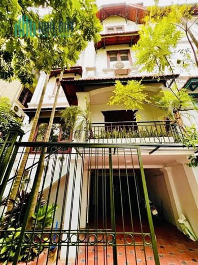 Bán Biệt Thự Phố Tây Tô Ngọc Vân, Tây Hồ. Diện Tích 120m2 x 5 Tầng, Mặt Tiền 8.3m. Gara 2 Oto. Giá