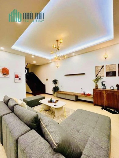 Bán Biệt Thự Phố Tây Tô Ngọc Vân, Tây Hồ. Diện Tích 120m2 x 5 Tầng, Mặt Tiền 8.3m. Gara 2 Oto. Giá