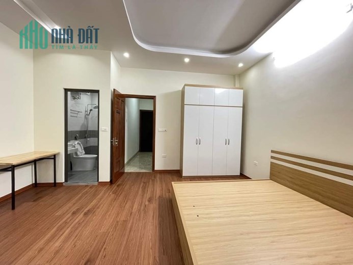BÁN NHÀ PHẠM VĂN ĐỒNG- 40M2 X5T - FULL NỘI THẤT - 20M RA Ô TÔ - CHỈ 4.2 TỶ