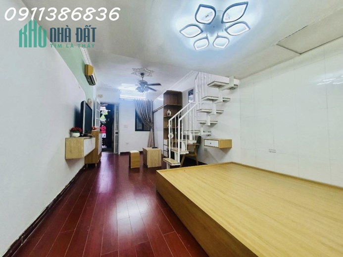 💥NHỎ XINH💥 1.5 tỷ Tập thể Tầng 2 mặt phố Nguyên Hồng, Đống Đa 45m, 2PN