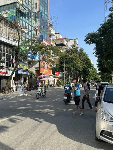 Cần bán nhà Mặt phố Phùng Khắc Khoan giá 27 tỷ, 35mx4 tầng, MT 6m, KD cực tốt