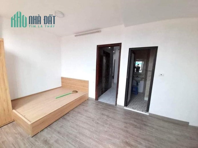 Bán nhà Trung Kính 95m2, Ô tô, Thang máy, Kinh Doanh cho thuê, giá 14.8 tỷ.