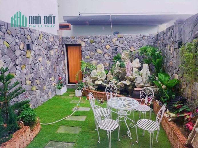 Bán gấp nhà 3 tầng đường Lê Thạch, Cẩm Lệ, Đà Nẵng giá rất rẻ