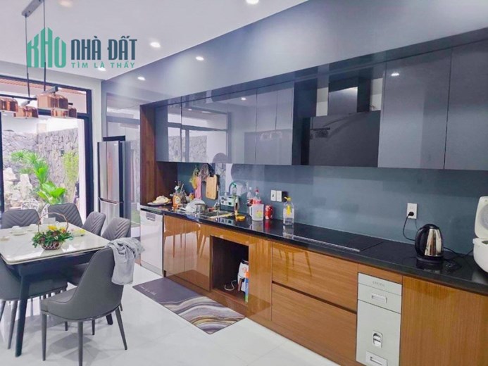 Bán gấp nhà 3 tầng đường Lê Thạch, Cẩm Lệ, Đà Nẵng giá rất rẻ