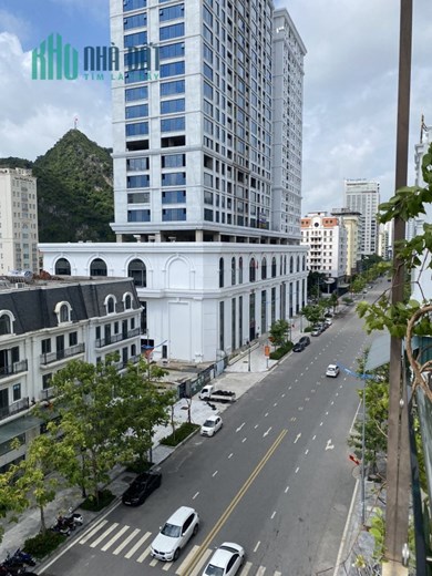 mang đến thuê căn góc Shophouse gần kề Time Garden Hạ Long 210m2, 5 tầng