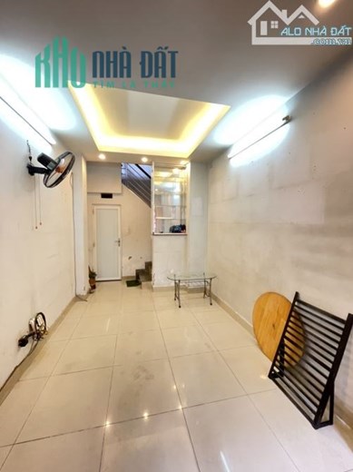 Bán Nhà 5 Tầng - Mặt Tiền Chợ - Đường 10M - Tiện Bán Hàng Trong Chợ
