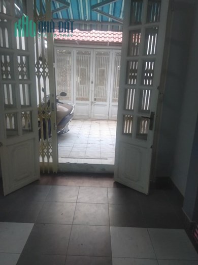 Bán nhà 80M2, có sân trước, Bình Thạnh, gần Hàng Xanh, Bến Miền Đông