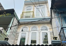 Gấp! Bán nhà HXH ngay chân cầu vượt Nguyễn Tri phương, 37m2, 5 tầng BTCT, chỉ 5.8 tỷ TL