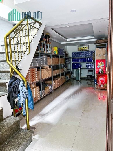 Gấp! Bán nhà HXH ngay chân cầu vượt Nguyễn Tri phương, 37m2, 5 tầng BTCT, chỉ 5.8 tỷ TL