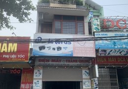 Nhà 3 tầng mặt đường giữa trung tâm -THỊ - TRẤN - GÔI -Ngay cổng chợ 
- Đang Kinh Doanh rất rất