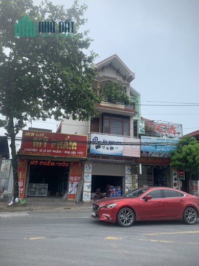 Nhà 3 tầng mặt đường giữa trung tâm -THỊ - TRẤN - GÔI -Ngay cổng chợ 
- Đang Kinh Doanh rất rất