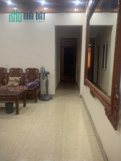 Nhà 3 tầng mặt đường giữa trung tâm -THỊ - TRẤN - GÔI -Ngay cổng chợ 
- Đang Kinh Doanh rất rất