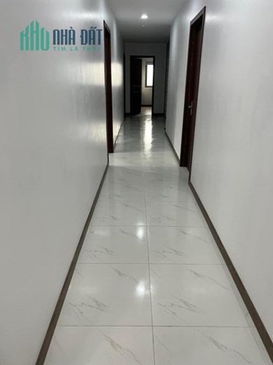 Chính chủ cần Pass Lại Căn Hộ Dịch Vụ tầng 4 thang máy có ban công phơi đồ riêng- Địa chỉ: Phố Vũ