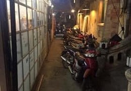 Cho thuê nhà mặt phố Bà Triệu ,90m2 x 1 tầng , lửng 30m , MT 4,5m, sân riêng ,giá 32tr / tháng