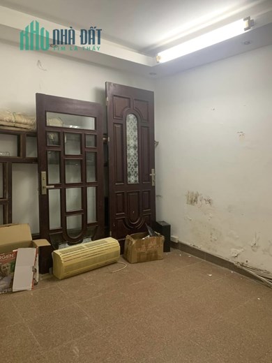 Cho thuê nhà T1 khu tập thể Thành Công ,110m2 x 1 tầng , lô góc , MT 5m , giá 25tr