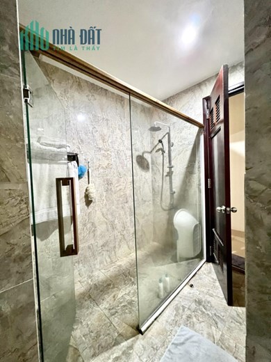 Bán nhà mặt tiền Thành Công, P. Tân Thành,Q. Tân Phú, DT 4 x18m 4 tầng.