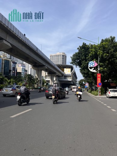 Bán nhà mặt phố Nguyễn Trãi chỉ 9 tỷ 9