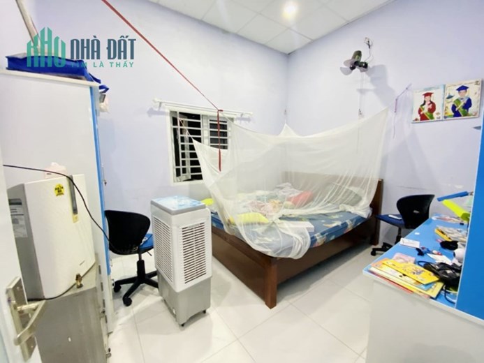 Bán nhà hẻm 364 Thoại Ngọc Hầu, Phú Thạnh 70m2 2 tầng chỉ 6,6 tỷ còn Thương lượng.