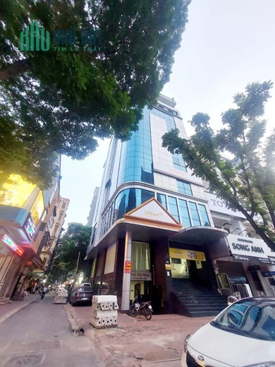 (CỰC HIẾM) MP LÔ GÓC HOÀNG QUỐC VIỆT NGAY NGÃ TƯ 120M2, 5T, THANG MÁY.