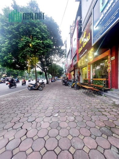 (CỰC HIẾM) MP LÔ GÓC HOÀNG QUỐC VIỆT NGAY NGÃ TƯ 120M2, 5T, THANG MÁY.
