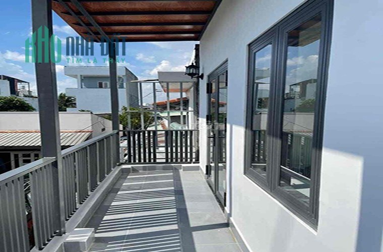 HẺM XE TẢI SÁT MẶT TIỀN. GẦN ĐH VĂN LANG - ĐHCN 4 - PHẠM VĂN ĐỒNG. XH NGỦ TRONG NHÀ, 385/12