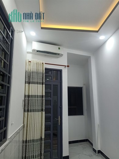 Bán gấp nhà HXH ngay Nguyễn Tri Phương gần UBND Quận 10 35m2 5 tầng Giảm 1 Tỷ còn 5.8 tỷ.