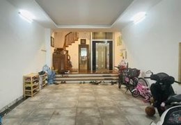 BÁN NHÀ PHÂN LÔ QUẬN CẦU GIẤY, THANG MÁY, NỘI THẤT XỊN, VỈA HÈ, Ô TÔ TRÁNH,KINH DOANH ĐỈNH