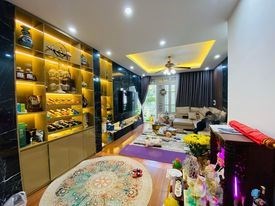 BÁN NHÀ VỊ TRÍ ĐẸP, NỘI THẤT XỊN, Ô TÔ TRÁNH, VỈA HÈ, KINH DOANH ĐỈNH PHỐ TRUNG KÍNH.