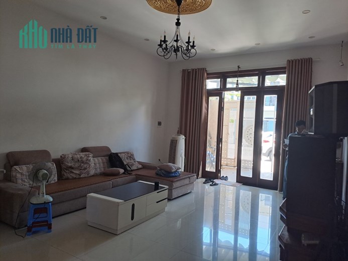 NHÀ MẶT TIỀN 3  TẦNG ĐƯỜNG 7.5M, HÒA XUÂN, XÂY CHẮC NHƯ LÔ CỐT, ĐỂ LẠI HẾT NỘI THẤT XỊN, 100M2 GIÁ