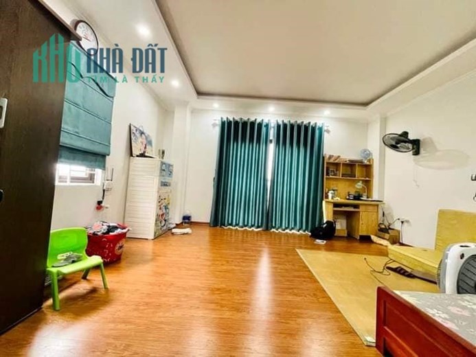 NHÀ ĐẸP ThẠCH BÀN,Ô TÔ QUA NHÀ 43m2, 3 tầng, 4.55 tỷ