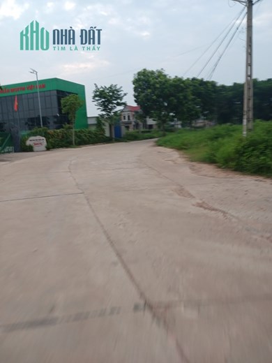 ( Cực hiếm) bán lô đất bám mặt đường 757 m2 mặt tiền tận 30m cách đường 261 500m đường xe công đánh