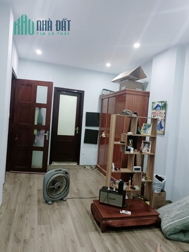 NHÀ QUAN THỔ -TIỆN ÍCH BẠT NGÀN FULL NỘI THẤT SẴN Ô CHỜ THANG MÁY GIÁ NHỈNH 3 TỶ