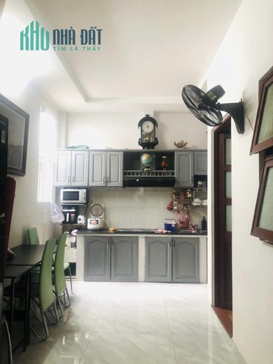 ☘️Bán nhà mặt tiền đường số 19 , Bình Trưng Tây , Quận 2☘️
🤙Diện tích : 82m2 2 tầng (5.5 x15) giá
