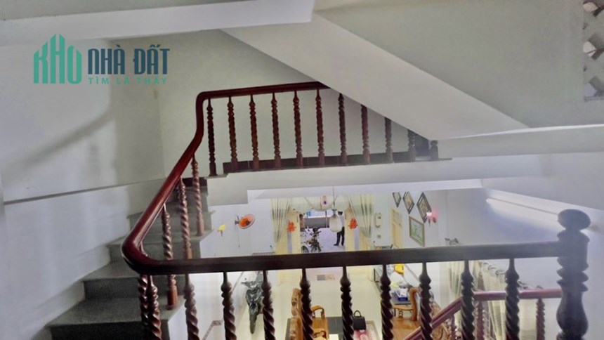 NGỘP BANK- BÁN NHÀ 3 TẦNG KIỆT Ô TÔ VÕ NGUYÊN GIÁP - 2 MẶT KIỆT- CÁCH BIỂN 10 BƯỚC CHÂN