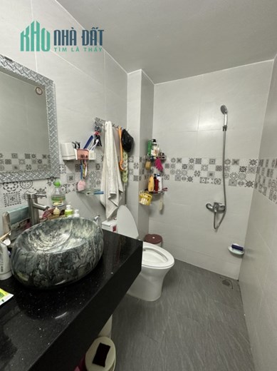 Bán Nhà Đẹp Ở Ngay Hậu Giang , Q6, 2 tầng, 3PN, SHR Vuông Vức, Chỉ 3.7 tỷ