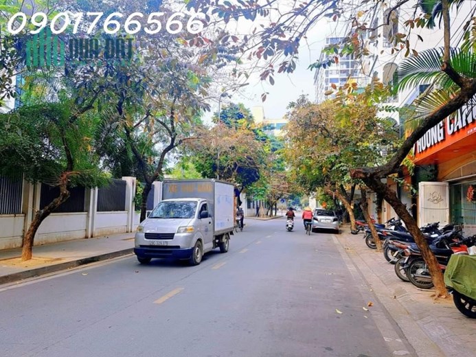 Phân Lô Vip, Phố Hoàng Cầu, Trung tâm quận Đống Đa, 63m x  7T, Giá 2x tỷ.