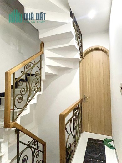 .Nhà Hải Phòng (nối dài) 50m2, Ô tô đậu đỗ, 3 mê, đẹp chất, KD