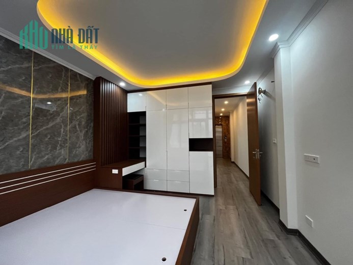 Bán nhà đẹp Trần Khát Chân 42m2, Mt 4.5m, 5 tầng thang máy, ô tô đỗ cửa giá 6 tỷ