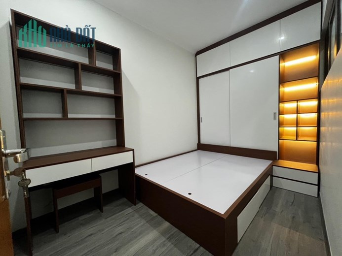 Bán nhà đẹp Trần Khát Chân 42m2, Mt 4.5m, 5 tầng thang máy, ô tô đỗ cửa giá 6 tỷ