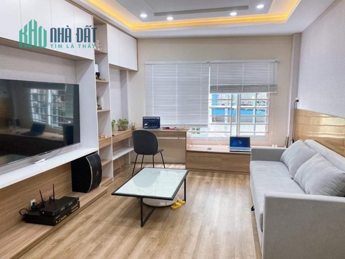 NHÀ MỚI FULL NỘI THẤT - HUỲNH VĂN BÁNH - NGAY TT QUẬN PHÚ NHUẬN - 5 TẦNG BTCT - 4PN - 6.99 TỶ TL