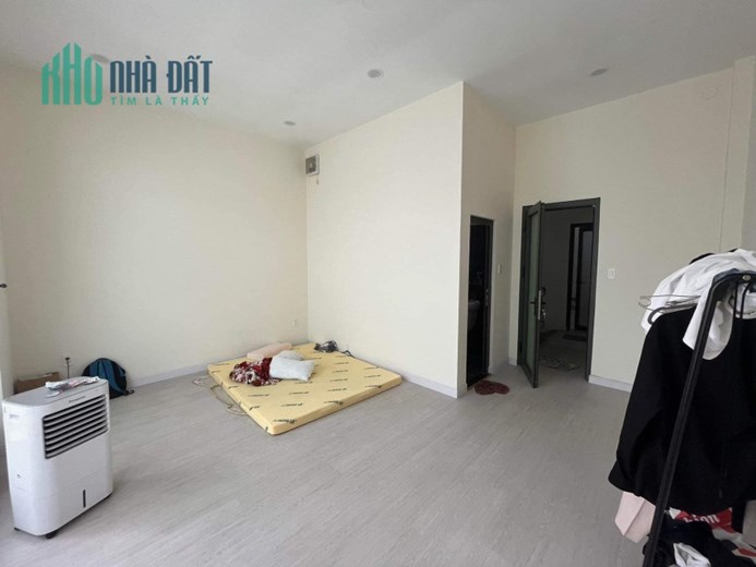 Bán nhà Ngang hiếm trên 5m trung tâm Bình Thạnh, chủ gấp bán, nhà xinh dt rộng rãi