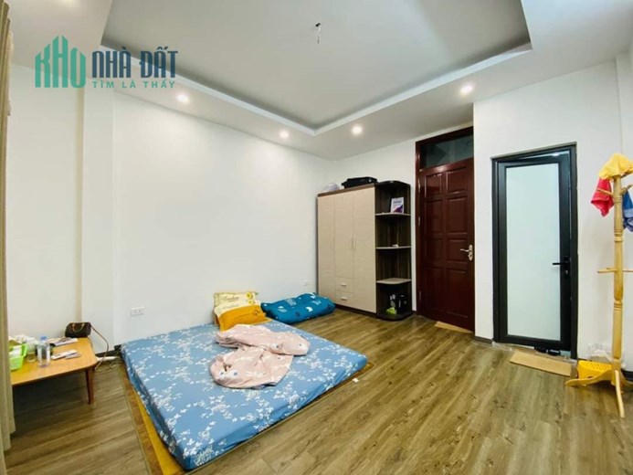 Cực hiếm nhà đẹp Thanh Xuân 42m2*5T, gần phố, 20m ô tô tránh, full nội thất sẵn ở chỉ 4.5 tỷ.